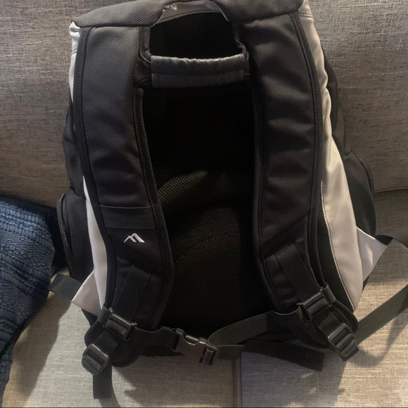 Backpack - Picture 2 of 9